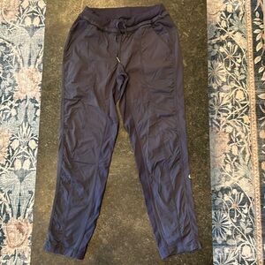 LULULEMON Joggers Dark purple Size 6
